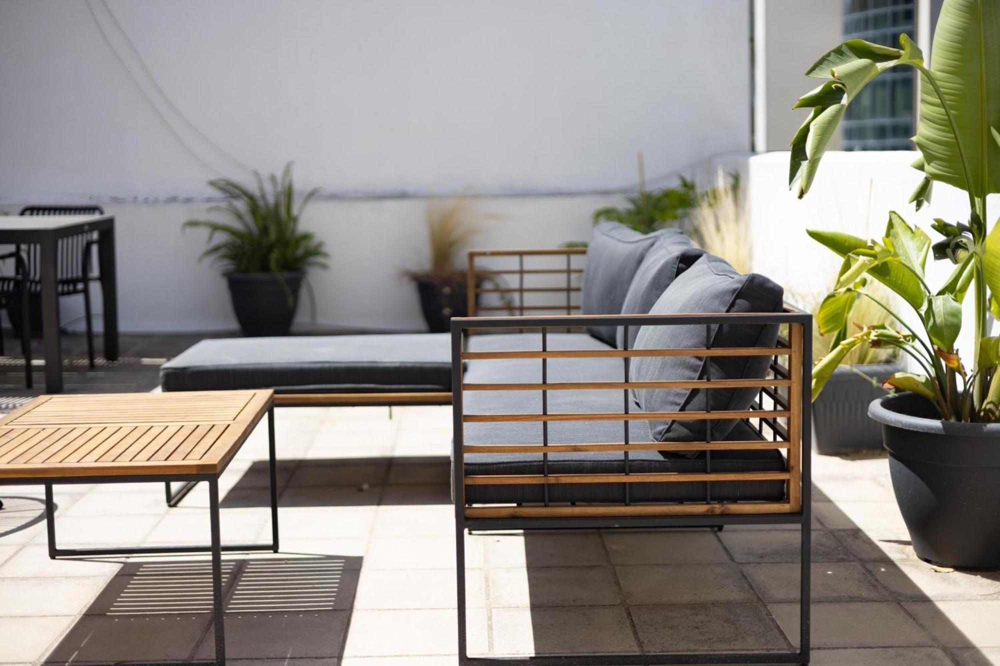 Renovated 5 Bdr House Near Acropolis - New Beds, Terrace & Green Yard 아테네 외부 사진