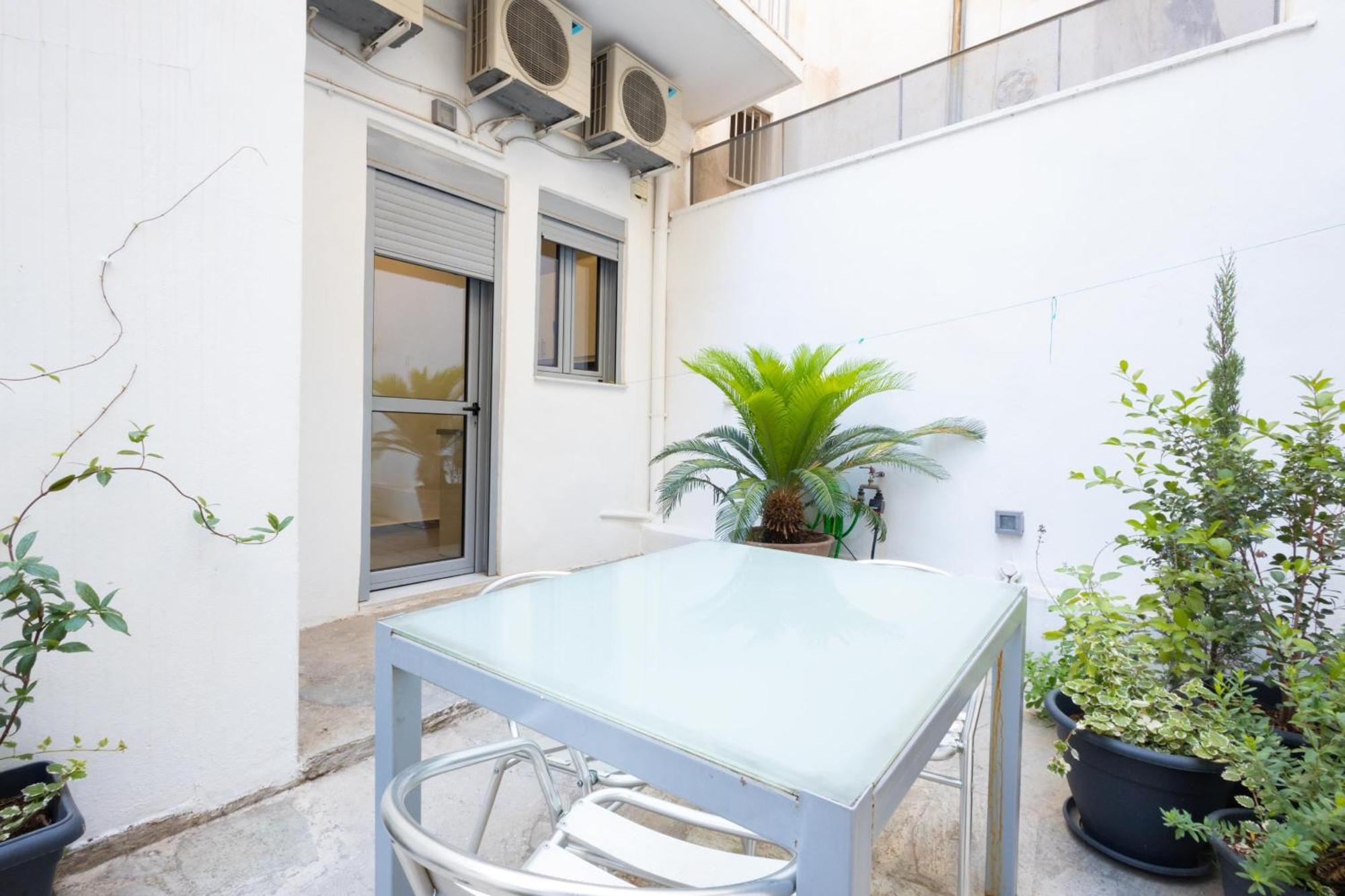 Renovated 5 Bdr House Near Acropolis - New Beds, Terrace & Green Yard 아테네 외부 사진