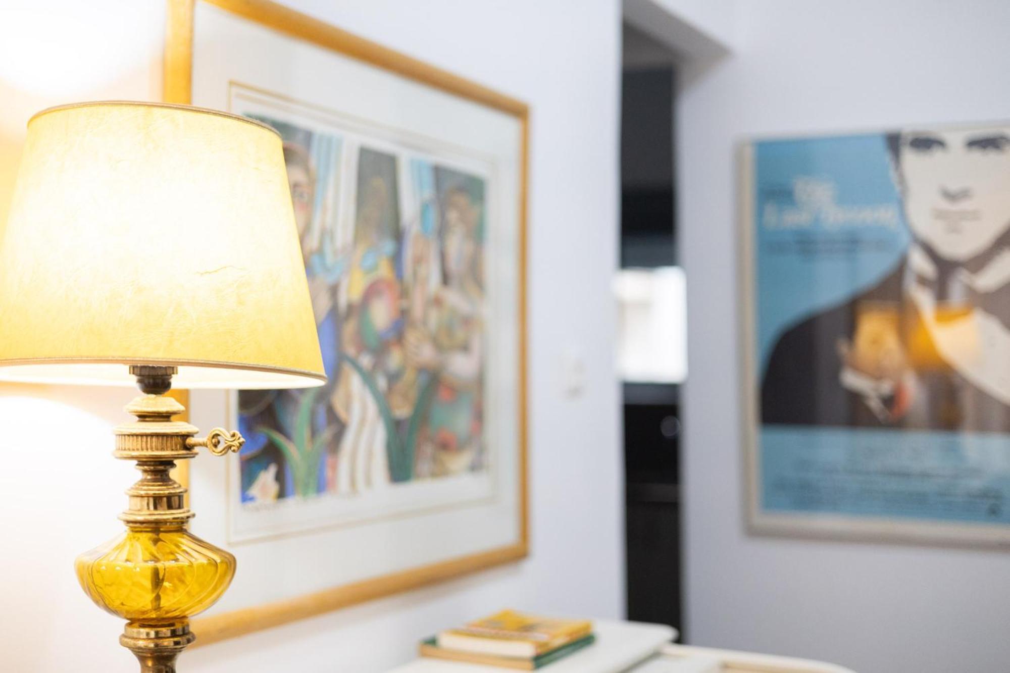 Renovated 5 Bdr House Near Acropolis - New Beds, Terrace & Green Yard 아테네 외부 사진