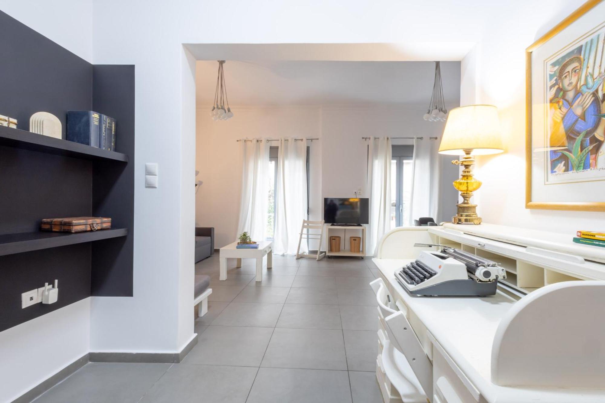 Renovated 5 Bdr House Near Acropolis - New Beds, Terrace & Green Yard 아테네 외부 사진