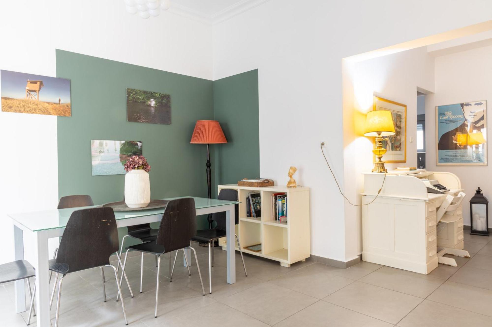 Renovated 5 Bdr House Near Acropolis - New Beds, Terrace & Green Yard 아테네 외부 사진