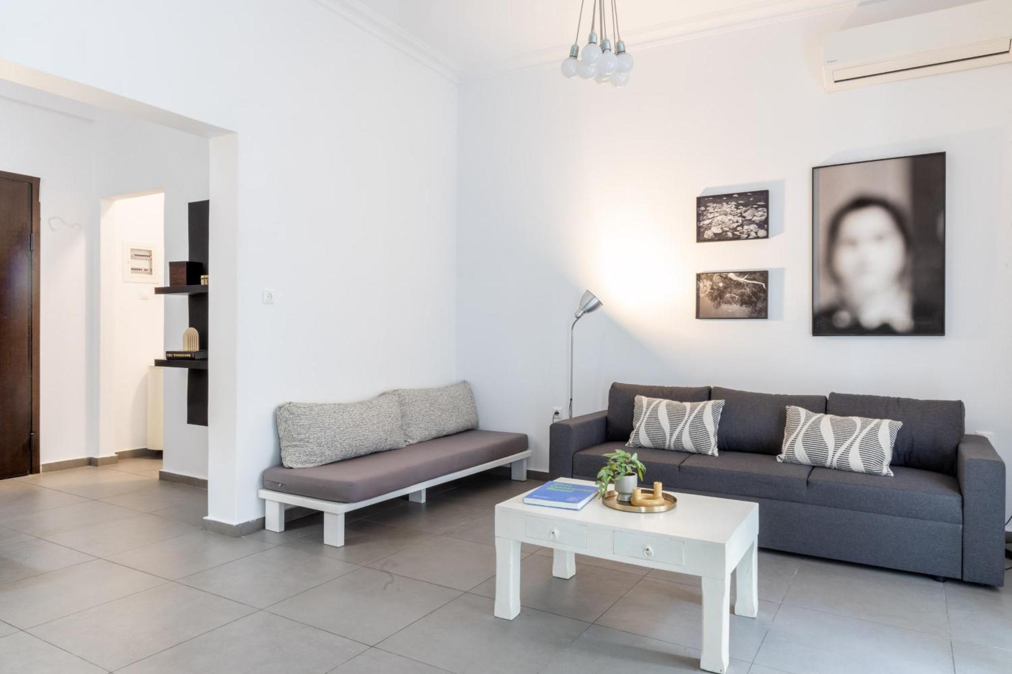Renovated 5 Bdr House Near Acropolis - New Beds, Terrace & Green Yard 아테네 외부 사진