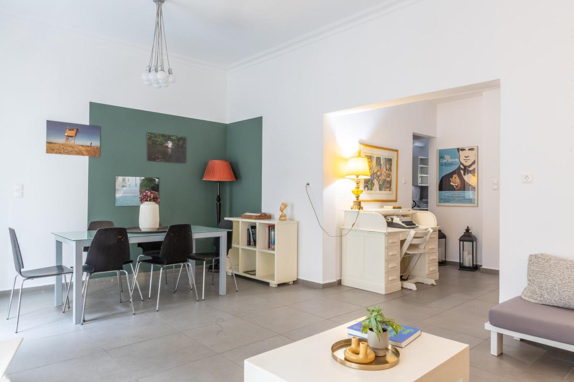 Renovated 5 Bdr House Near Acropolis - New Beds, Terrace & Green Yard 아테네 외부 사진