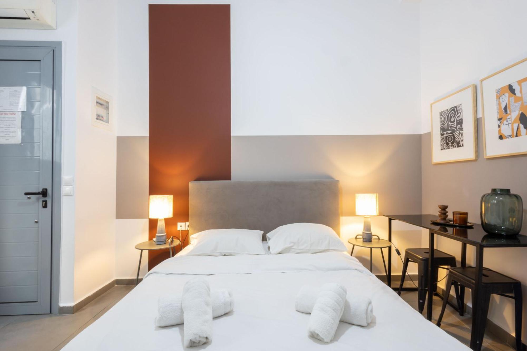 Renovated 5 Bdr House Near Acropolis - New Beds, Terrace & Green Yard 아테네 외부 사진