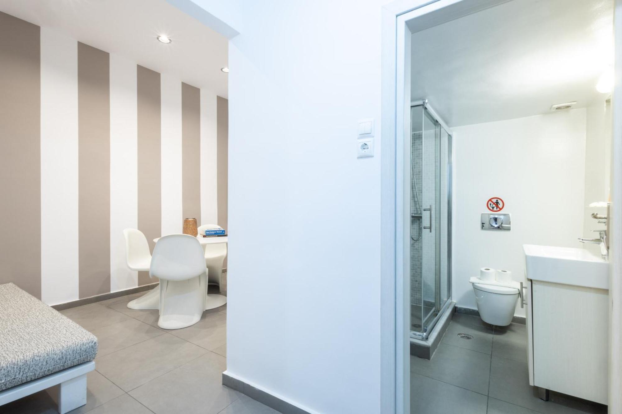 Renovated 5 Bdr House Near Acropolis - New Beds, Terrace & Green Yard 아테네 외부 사진